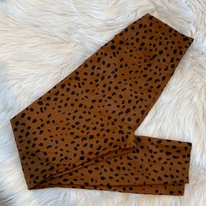 Beach Riot animal print ribbed leggings.